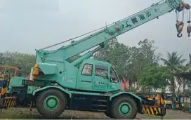 Dijual Rough Terrain Crane Kobelco KR250 Kapasitas 25 Ton