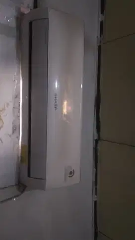AC Sharp 1 PK mulus dari baru