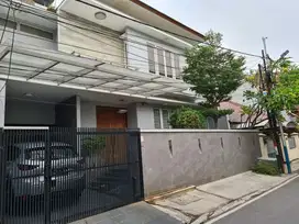 Dijual rumah di Cempaka Putih Tengah Jakarta