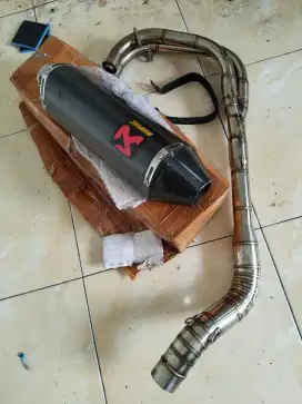 Jual knalpot merk AKRAPOVIC buat motor kawasaki ninja 250cc 4tak