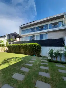 (D20) Modern villa dengan halaman luas di toyaning ungasan
