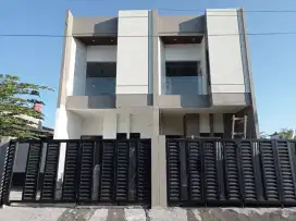 Rumah Baru 2 Lantai di Tenggilis, DEKAT RUNGKUT DAN KAMPUS UBAYA
