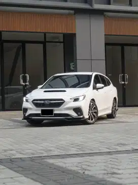 SUBARU WRX WAGON TSI 2.4 L AWD 2023 km LOW like NEW PUTIH