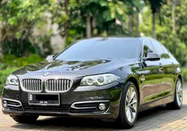 Very Low KM only 55rb not miles Record BMW F10 520i 2.0 Modern 2014 Lu