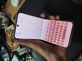Samsung Z Flip 4 8/256 SEIN