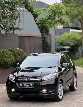 Honda HRV S Manual 2016 Istimewa !!!
- KM Low 47rb istw