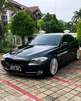 BMW 523i AT 2011