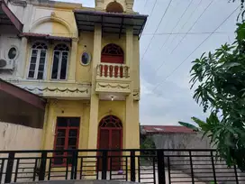 DISEWAKAN RUMAH 2 LANTAI BISA NEGO, MEDAN HELVETIA