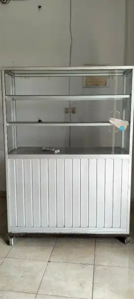 Dijual Etalase Bekas