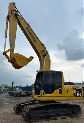 Dijual Excavator Komatsu PC200-8 Tahun 2011