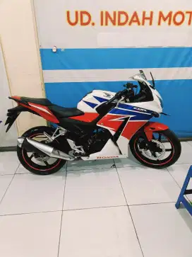 Tangan pertama HONDA CBR 150R tahun 2015 plat terima 2030