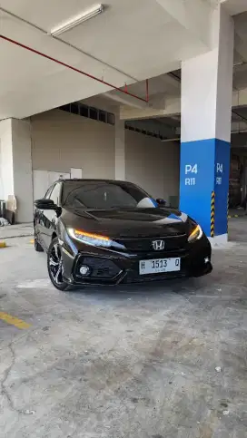 Civic Turbo 2018 hatchback tangan pertama.