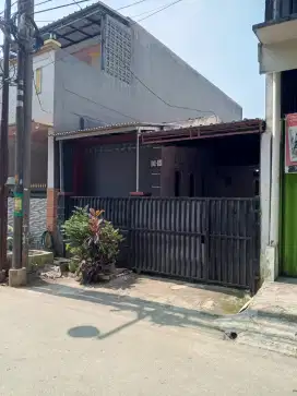 Dikontrakan Rumah lokasi strategis dekat ke Tol Jakarta dan kereta