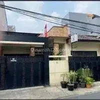 Rumah bagus siap huni pinggir jalan besar 2 mbl balekambang condet