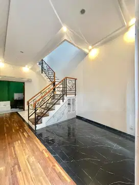 Disewakan Rumah 2 lantai di jaksel
