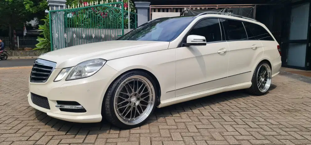Mercedes-Benz E250 2012 Bensin