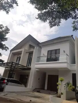 Rumah Mewah Pinggir Jalan Raya Di CILANDAK Siap Huni