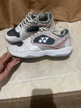 Sepatu Badminton Yonex Mach 2 size 45