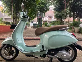 Vespa primavera iGet 2022 green relax