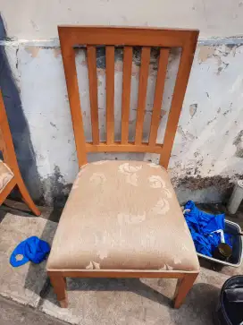 JUAL CEPAT! KURSI KAYU UNTUK MEJA MAKAN DLL
