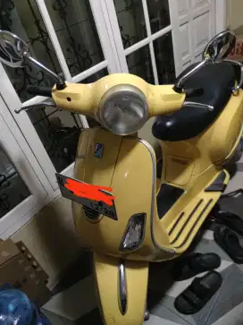 JUAL VESPA LX V3 2013 150
