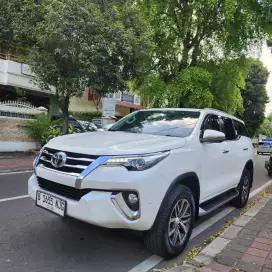 KM 50RB. Rasa spt Baru. Toyota Fortuner VRZ 2.4 DIESEL 2018 PUTIH