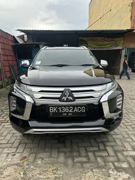 Pajero 4*2 dakar 2021 hitam