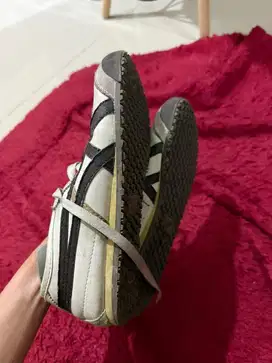 Onitsuka tiger coklat