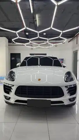 Porsche Macan 2.0 PDK AT low kilometer