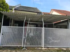 Dijual rumah siap huni serenia garden karanglo indah