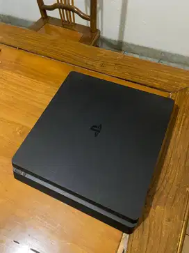 PS4 slim pro 1TB