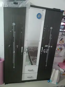 Lemari 3 Pintu (Nego tipis)