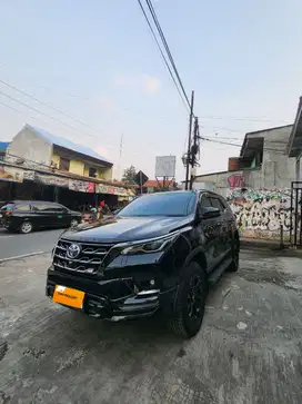 Toyota Fortuner VRZ 2.8 GR Sport 2022 Hitam