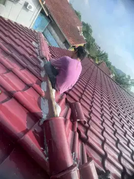 Tukang perbaikan atap bocor dinding dak rembes talang air cat renovasi
