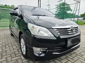 DP 10Jt! Innova G AT LUXURY 2013 Low KM