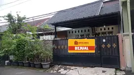 dijual rumah di dalam komplek pulogebang permai jakarta timur