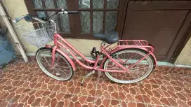 Sepeda wanita merk Polygon