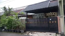 Dijual rumah di dalam komplek pulogebang permai jakarta timur