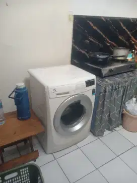 Mesin cuci elextrolux inventer 8kg