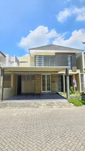 DIJUAL /SEWA RUMAH Citraland THE GREENLAKE TAHAP 1 HADAP TAMAN