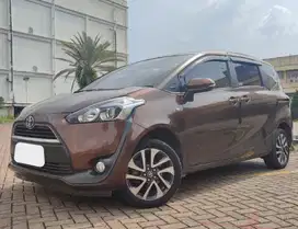 Toyota Sienta 1.5 V Bensin-AT 2016