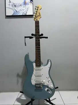 Guitar Squier Bullet Stratocaster & Amplifier Cort CM15R