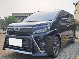 Toyota Voxy 2.0 Bensin-AT 2019