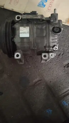 Kompresor AC Copotan nissan elgrand