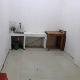 Disewakan ruang usaha/kios di Apt Grand Emerald kelapa gading