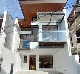 JUAL RUMAH HARGAA ISTIMEWAH HANYA HARI INI DI KEPUTIH SURABAYA