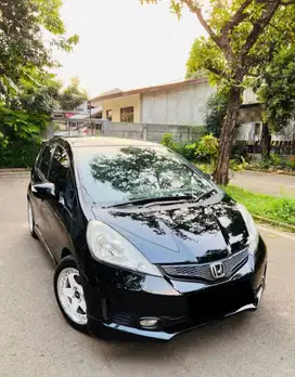 Honda Jazz RS Tgn 1 Km Low ,Full Original Siap Di Pakai Luar Kota