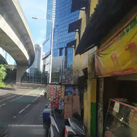 DIJUAL RUMAH HITUNG TANAH KAWASAN KARET KUNINGAN LOKASI MENARIK
