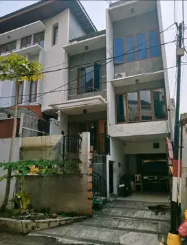 jual rumah bagus di kelapa gading
