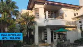 HOT SALE Rumah dg Swimming Pool di River Park Bintaro FM-16434